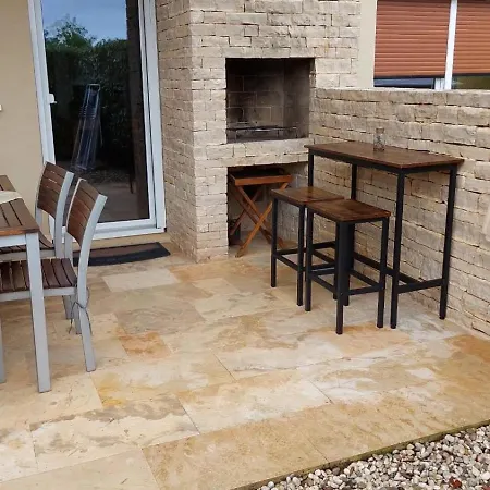 Malas Vikendica Rosini