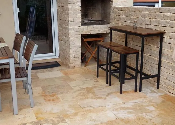 Malas Vikendica Rosini